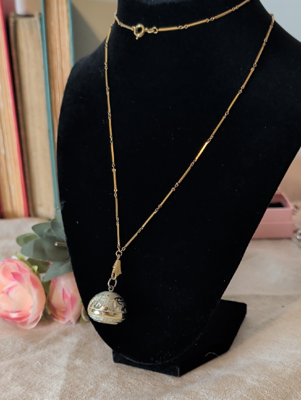 Vintage Sorna Swiss Made Pendant Watch Necklace Mid Century Gold Tone Retro